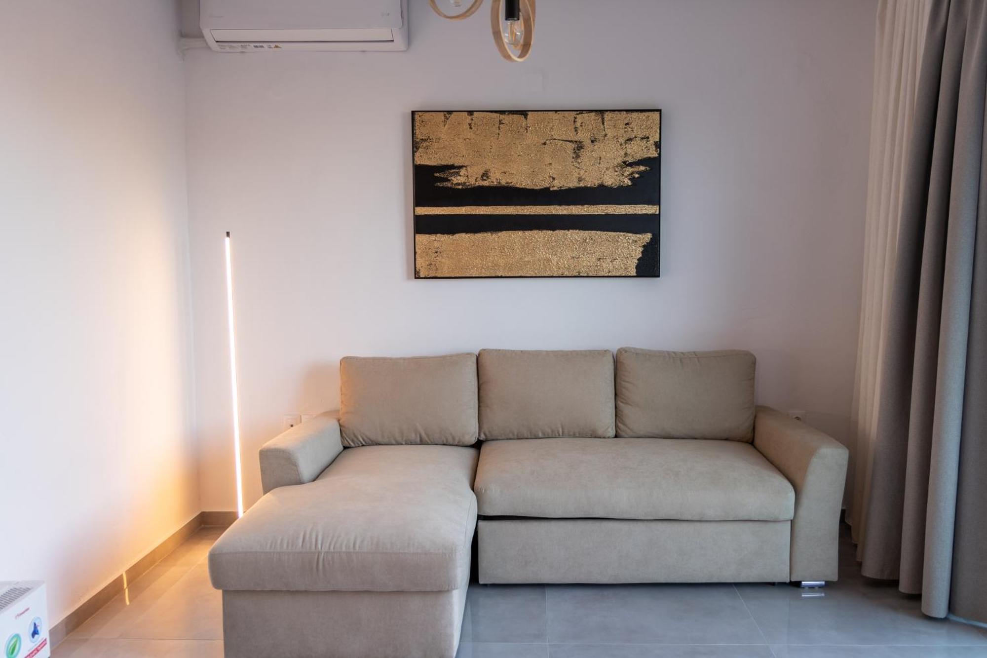 Luxury With Rooftop Pool In Appartement Méronas
