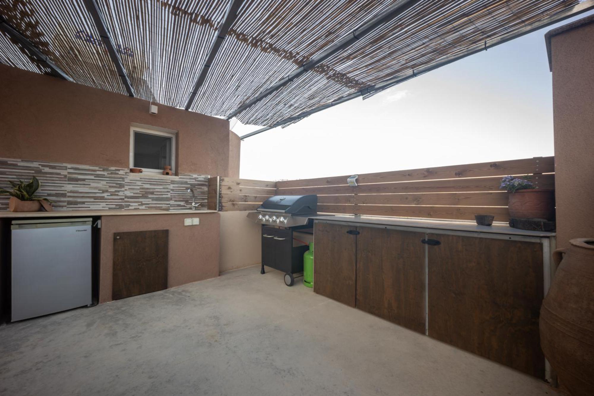 Luxury With Rooftop Pool In Appartement