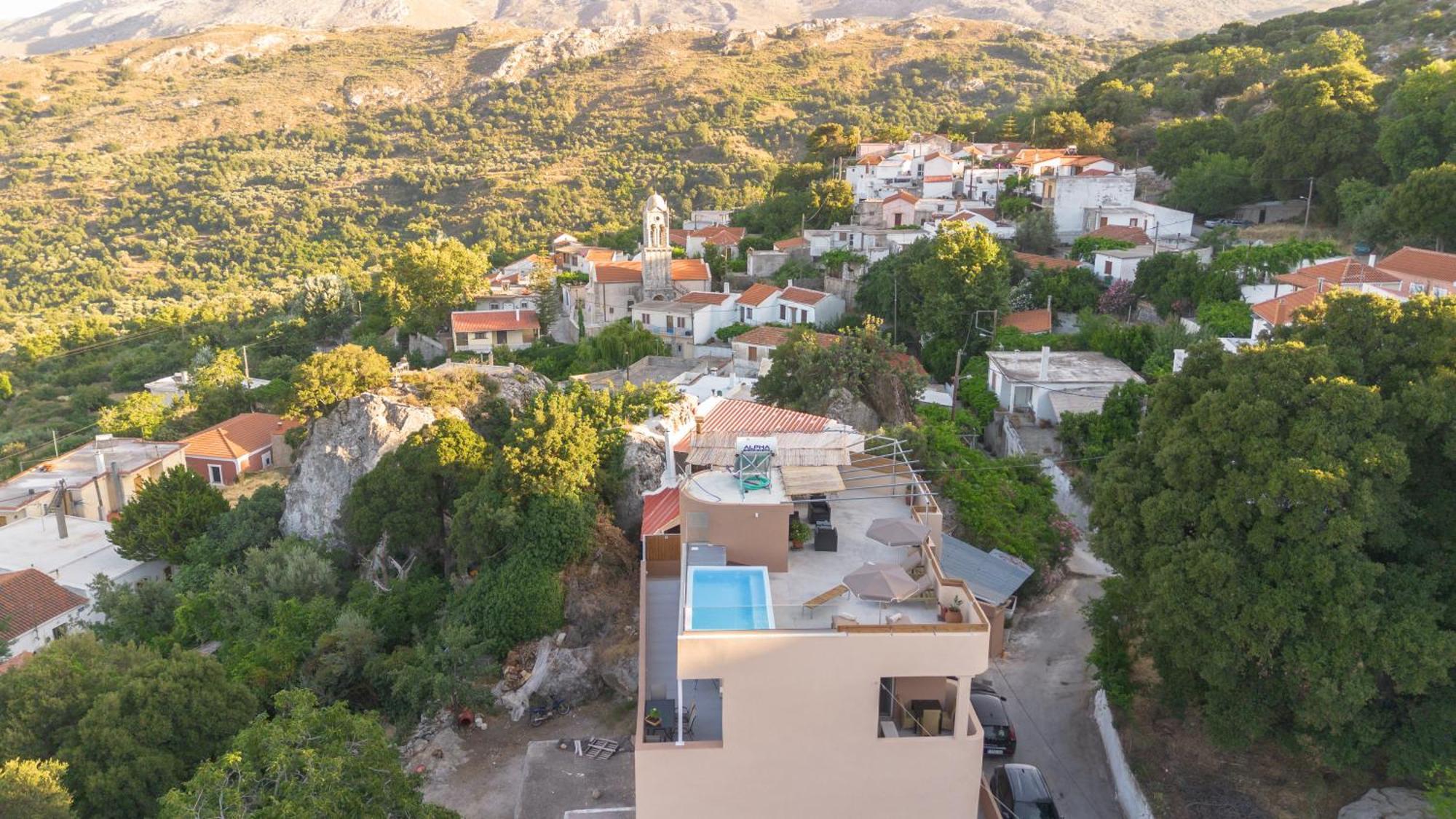 Luxury With Rooftop Pool In Appartement