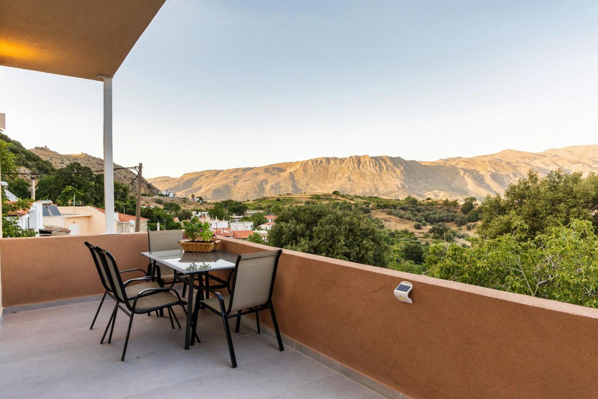 Luxury With Rooftop Pool In *