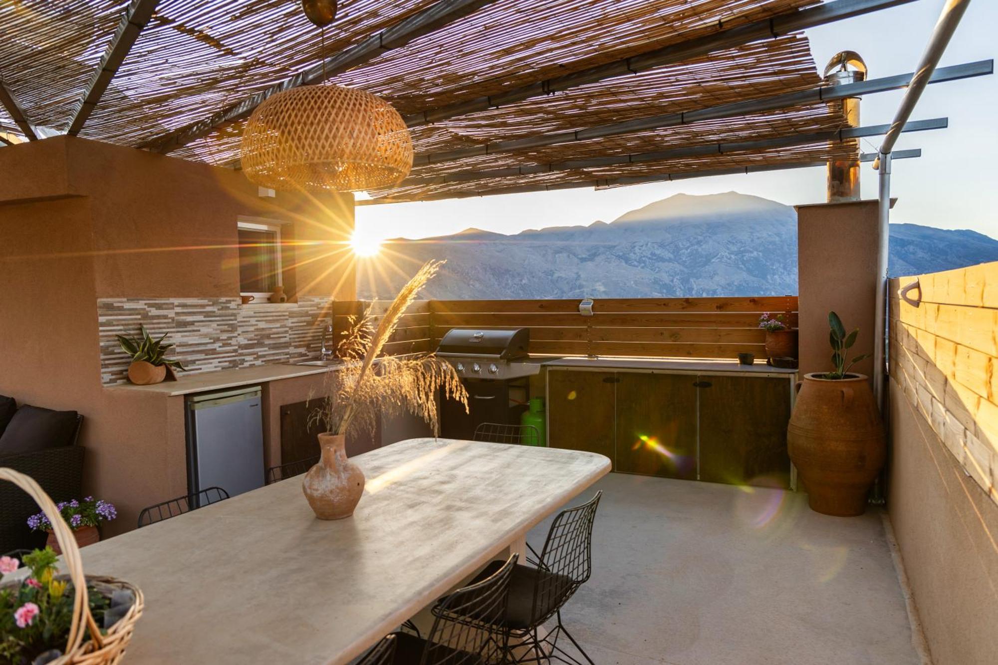 Luxury With Rooftop Pool In *
