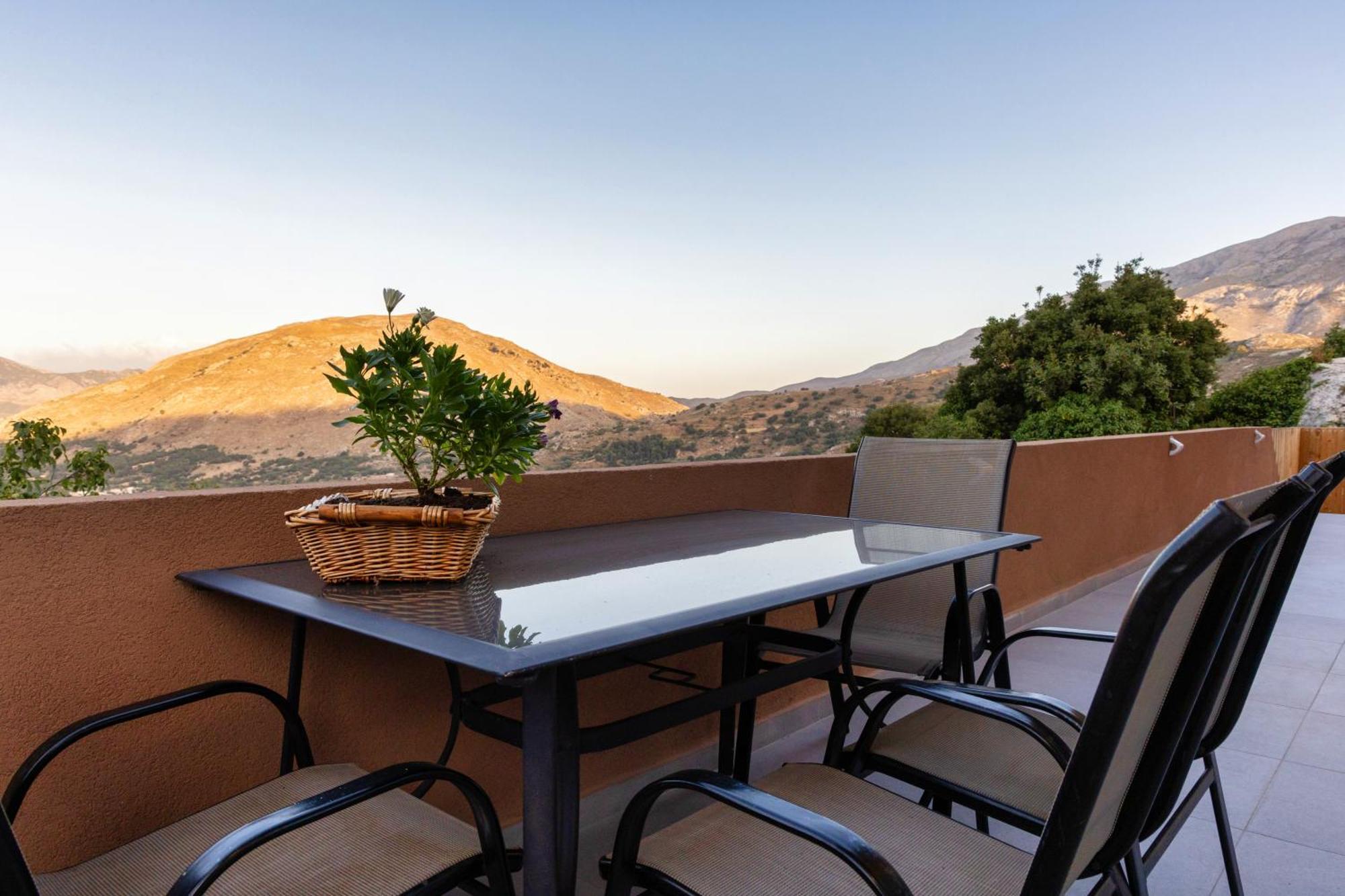 Luxury With Rooftop Pool In *