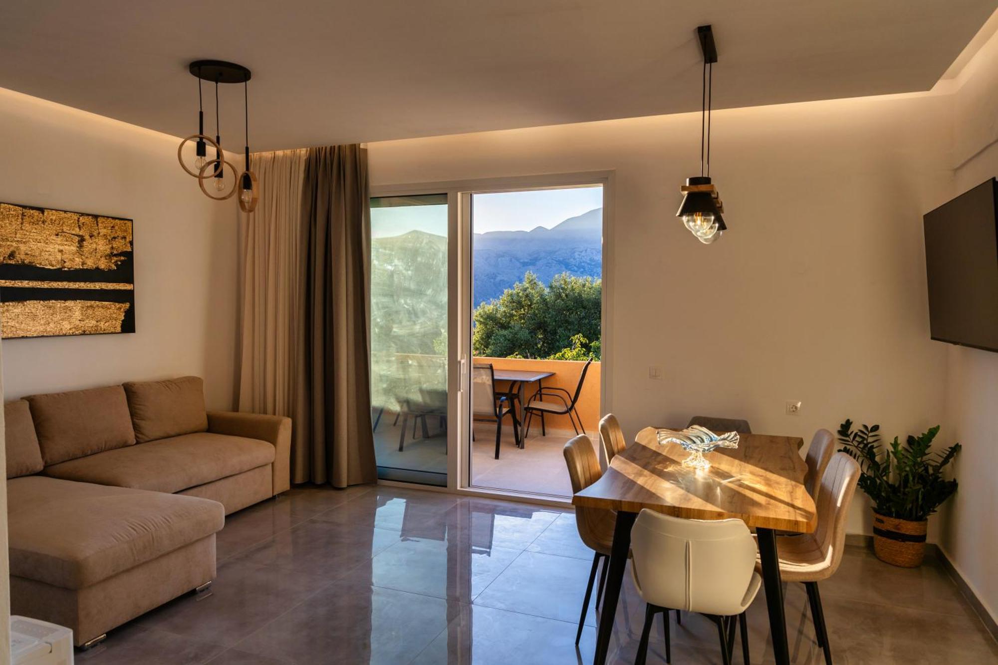Luxury With Rooftop Pool In Appartement